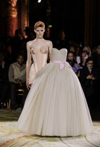 10 Iconic Runway Moments Proving the Fashion World Is Truly Astonishing