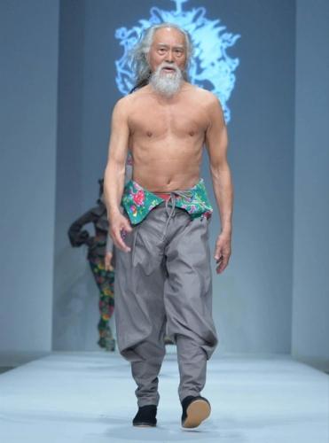 10 Iconic Runway Moments Proving the Fashion World Is Truly Astonishing