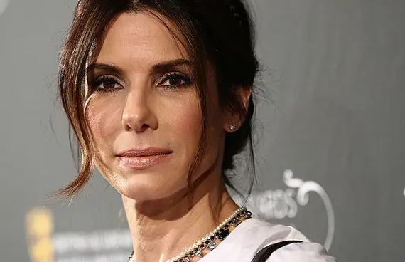 Top 11 Hollywood Stars Attacked by Stalkers: Justin Bieber Was Almost Castrated!