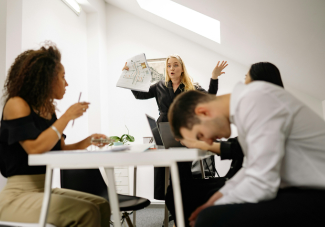 After Discovering The Abnormal Relationship Between My Father-in-law And Wife, I Got Divorced-12